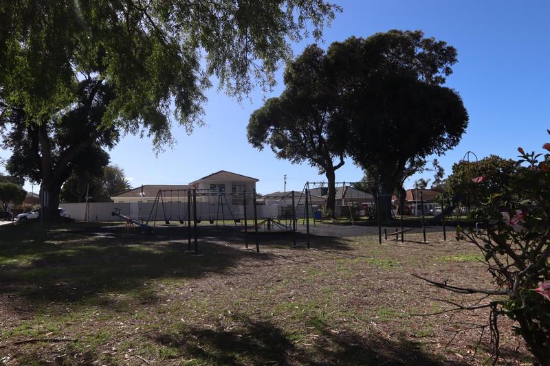 2 Bedroom Property for Sale in Claremont Western Cape